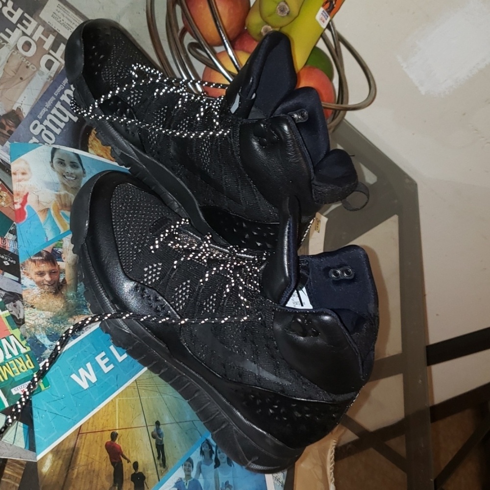 Nike sneaker boot!